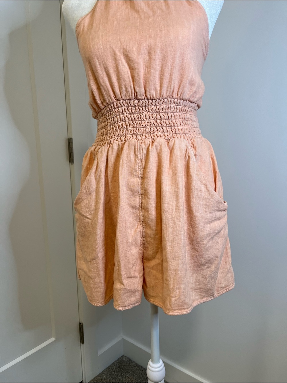 AMERICAN EAGLE Halter Romper in Peach - FREE SHIPPING on Bundles $95+ - Picture 5 of 16